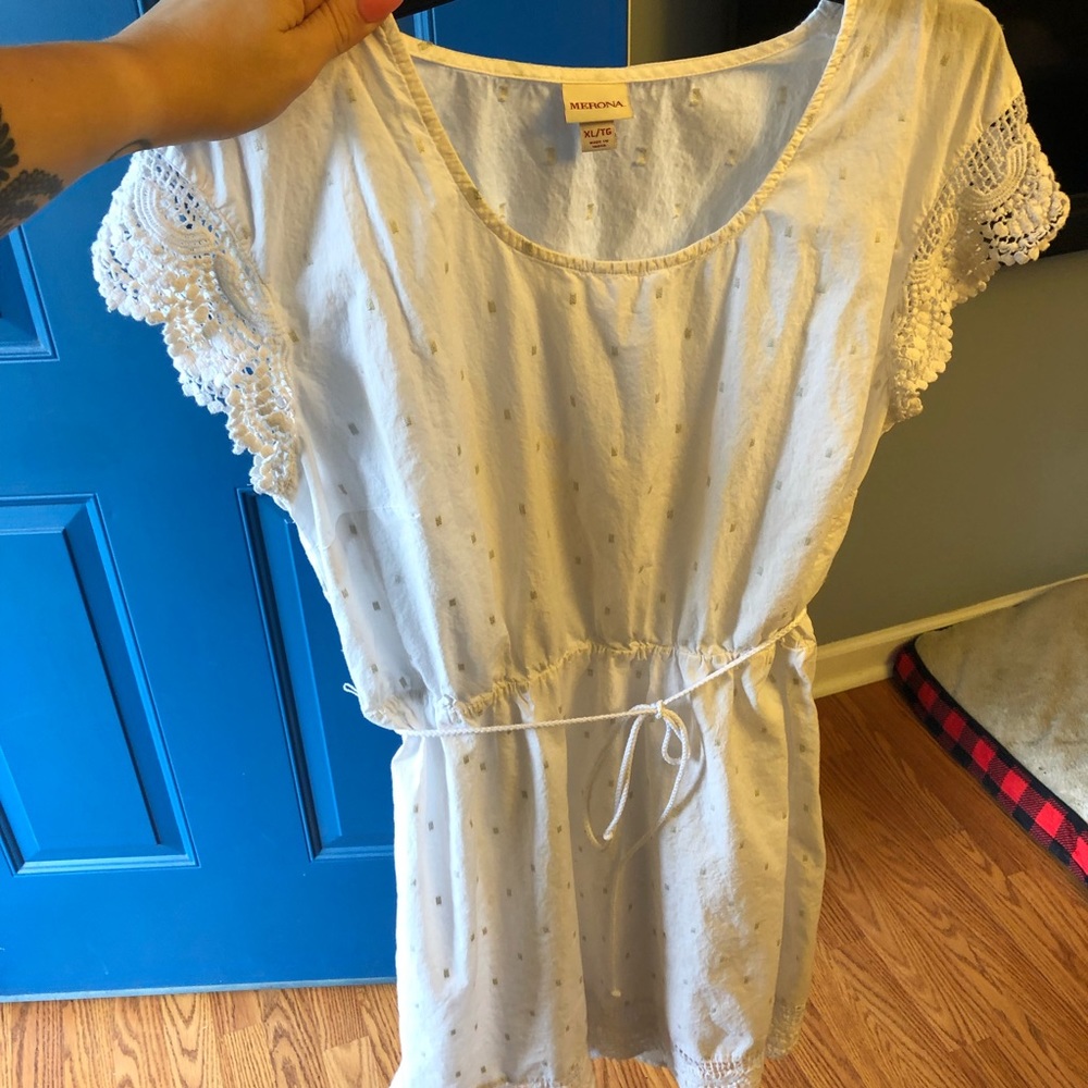 White lace dress - Picture 2 of 7